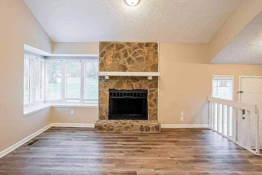 3 bed, 2.5 bath, 2280 sqft, $2,320 — Photo 4