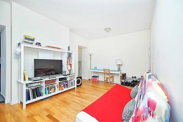 Rented by Keller Williams NYC | media 15