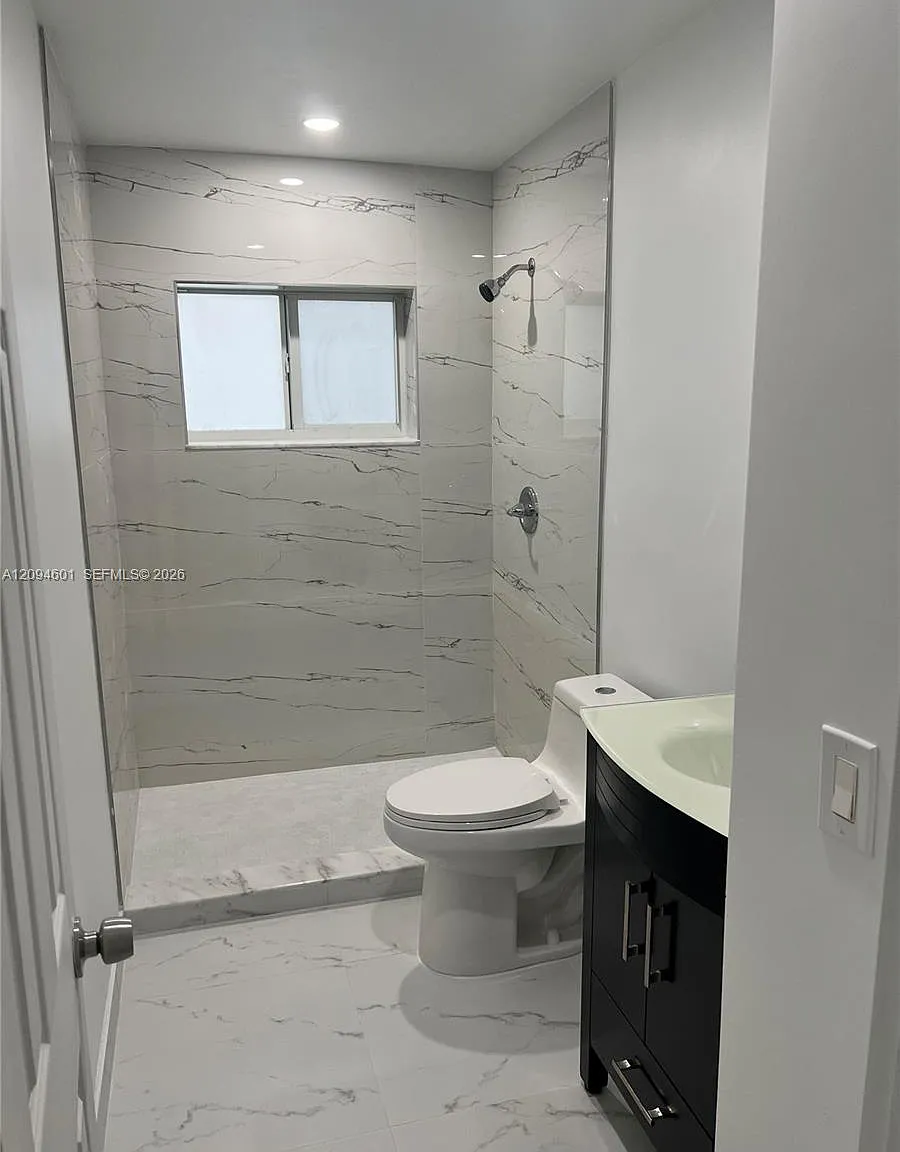 20 55 40 — Photo 2