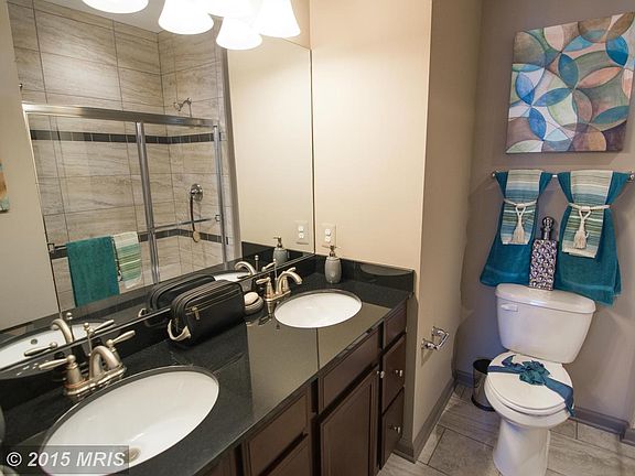 BEAUTIFUL OWNERS' BATHROOM