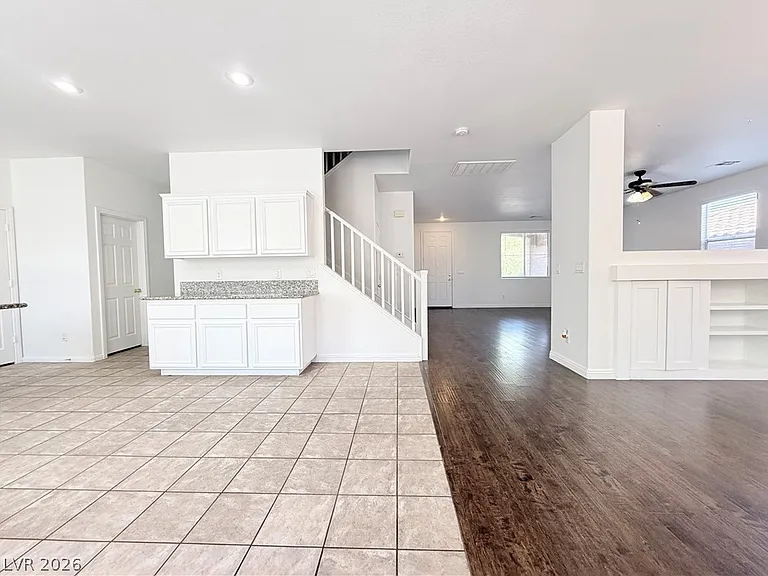 3799 Honey Ridge Ct — Photo 11
