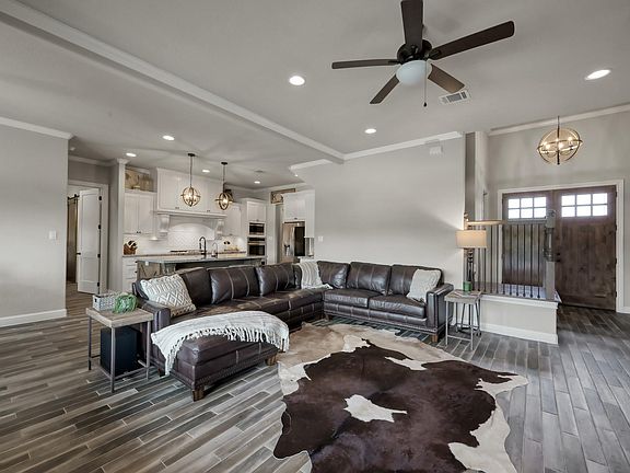 4th image of 11635 Renaissance Dr