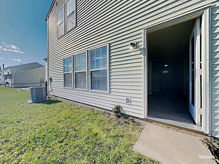1933 Southernwood Ln — Photo 23