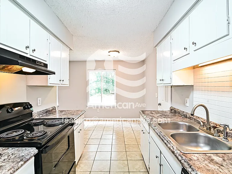 1621_006_kitchen_6.jpg