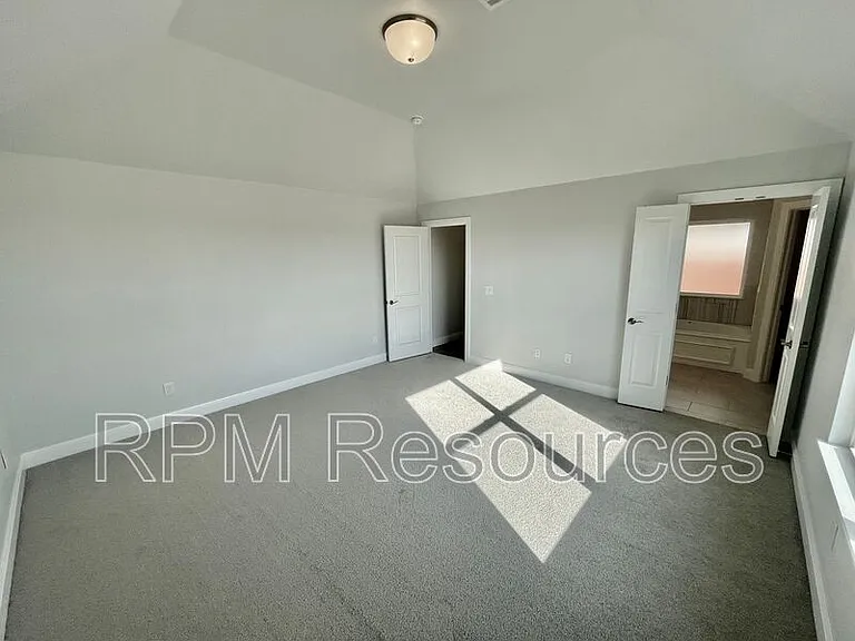 9100 Yassir Blvd — Photo 8