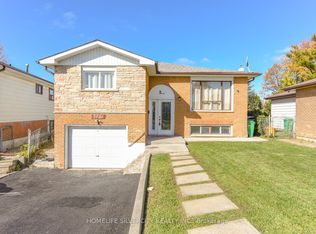 3701 Keenan Cres, Mississauga, ON L4T 3M1
