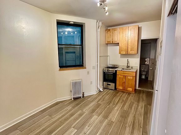 5th image of 64 Saint Marks Pl APT 8