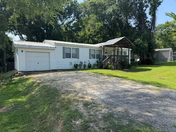 15203 Paradise Cove Dr, Willis, TX 77318