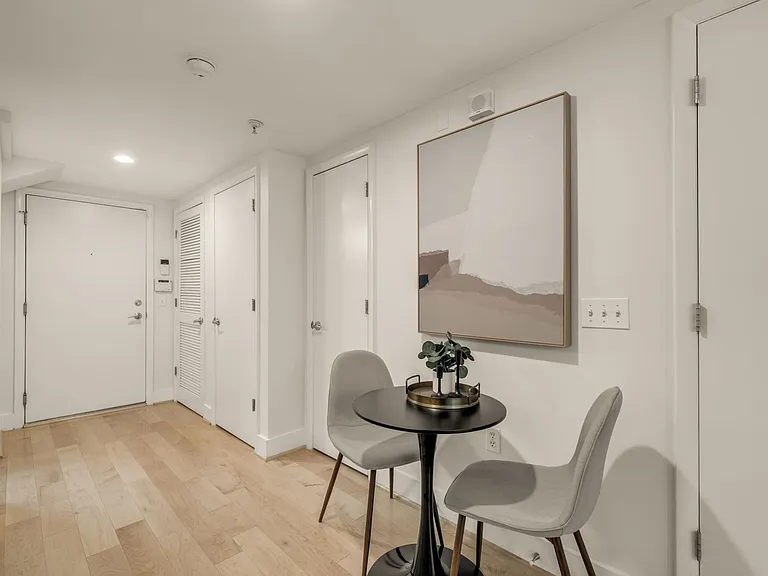 2201 2nd St NW #11 — Photo 4