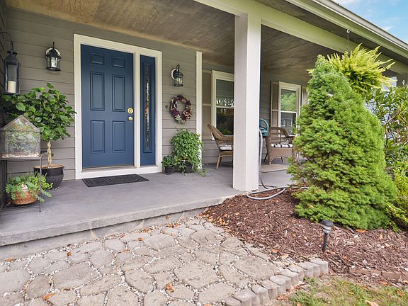 3rd image of 7988 Nutmeg Ln