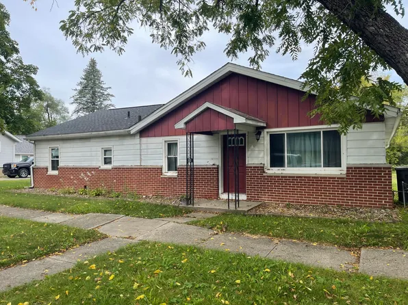 107 Arctic St, Buchanan, MI 49107