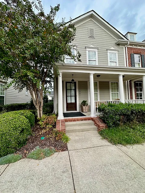 Building Photo - 331 Byron Way