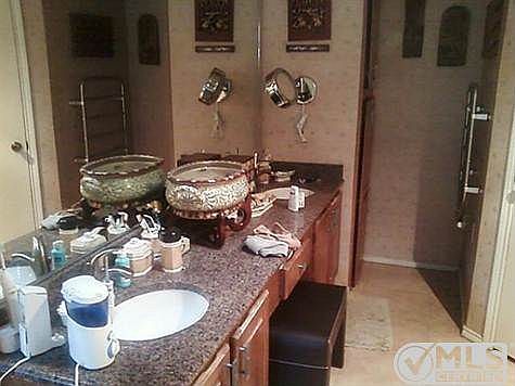 4th image of 5300 Tamarack Ct