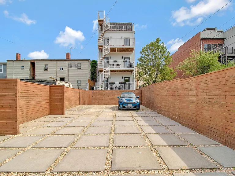1151 Oates St NE #2 — Photo 35