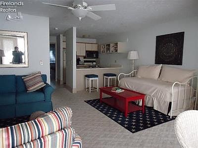 5th image of 509 W Lakeshore Dr APT C2