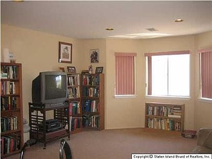 3rd image of 33 Eden Ct