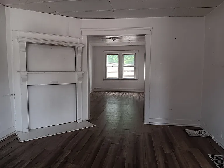 10013 Madison Ave — Photo 5