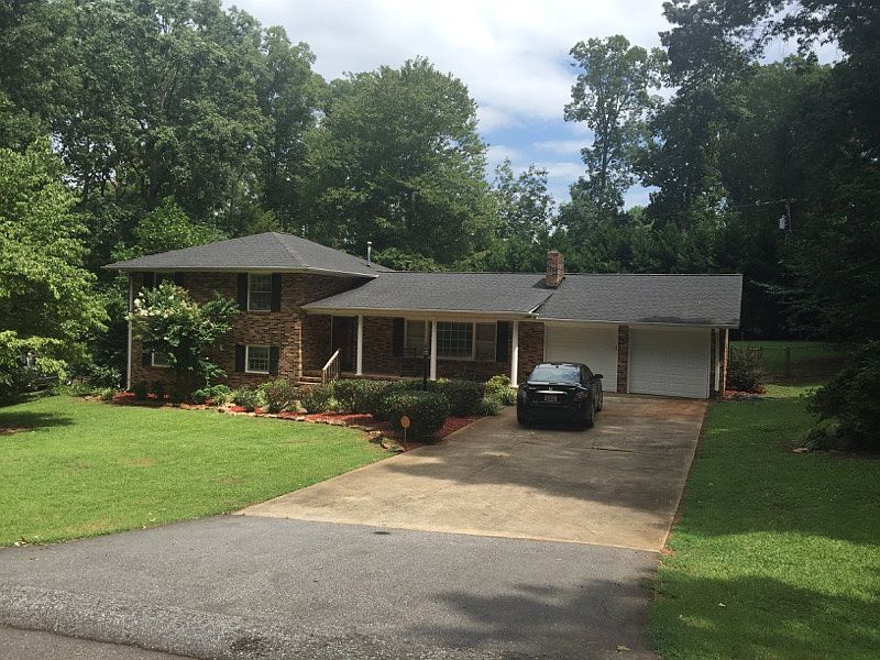 Beautiful 4bd possibly 5 