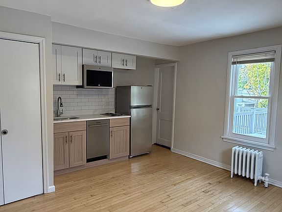 5th image of 130 Valley Rd APT F