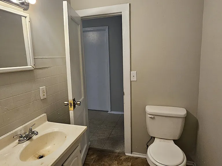 1107 E Lafayette St — Photo 57