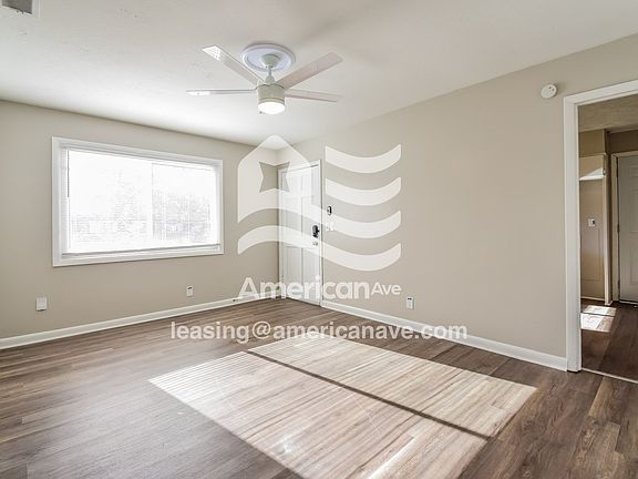 1603552_003_wm_-_living_room_13470219.jpg