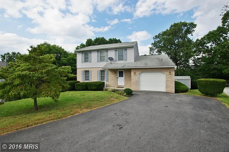 415 Sunny Dr photo 1