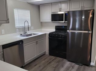 122 E Prospect St, Denison, TX 75021