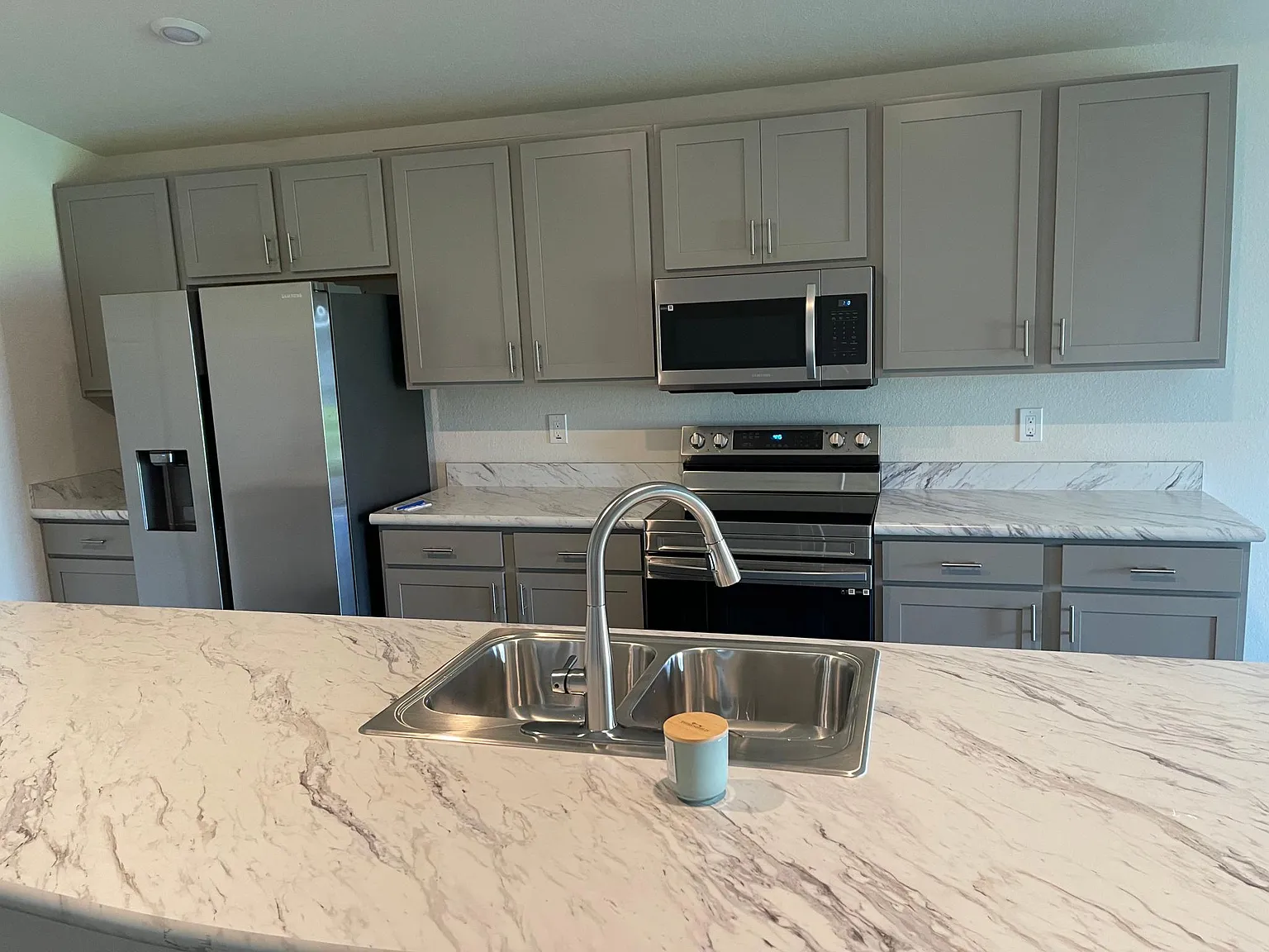 737 Daphne Dr — Photo 3