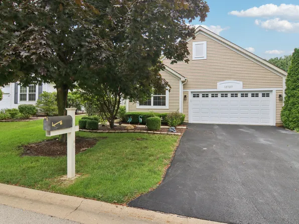 13737 S Tamarack Dr, Plainfield, IL 60544