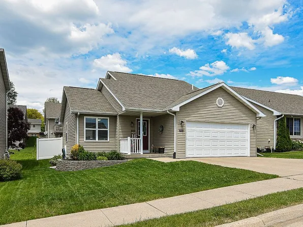 7827 Trails Edge Dr, Dubuque, IA 52002