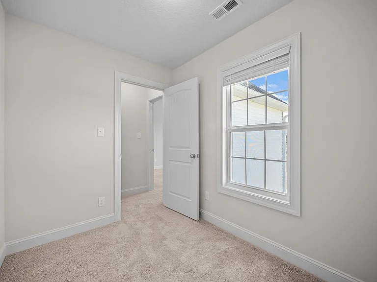 209 Verrazzano Ln — Photo 20