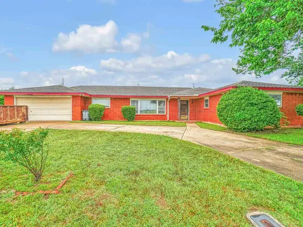 1211 SW Bishop Rd, Lawton, OK 73501