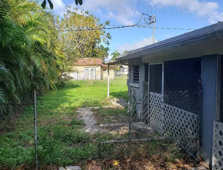 257 Whittier Ave — Photo 4