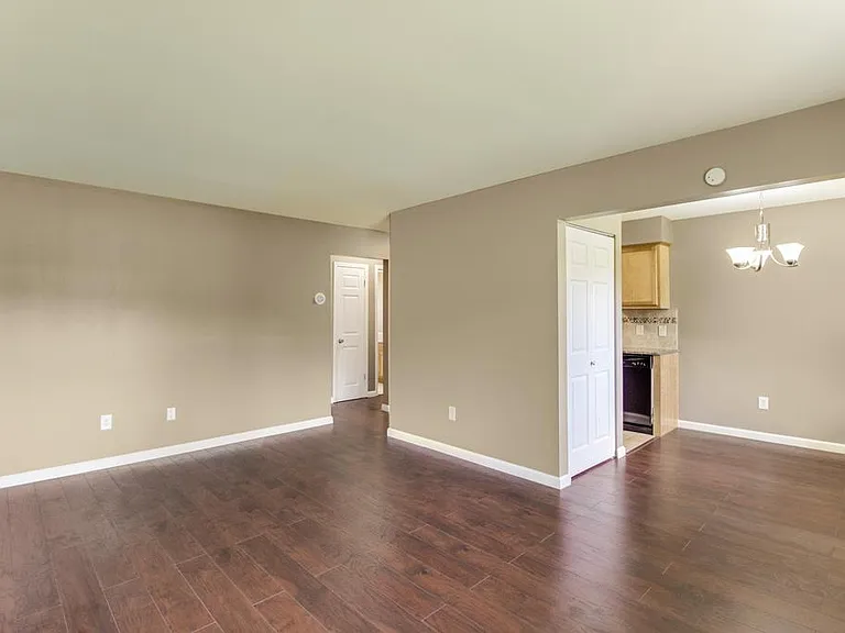 Avenue Eleven Apartments — Photo 15