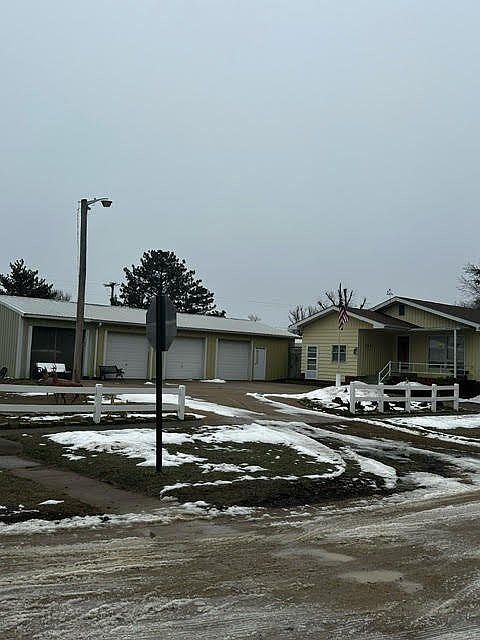2nd image of 505 Spring St