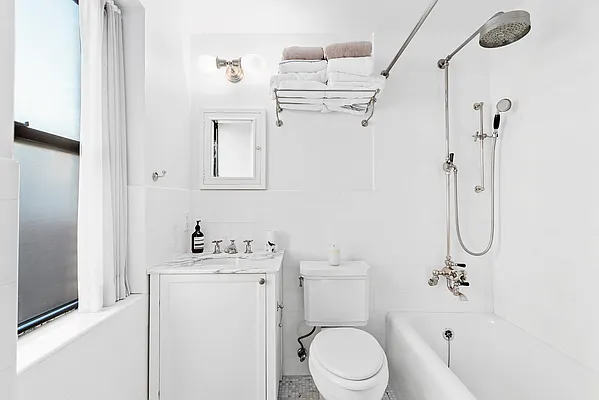 Sold by Compass | media 7