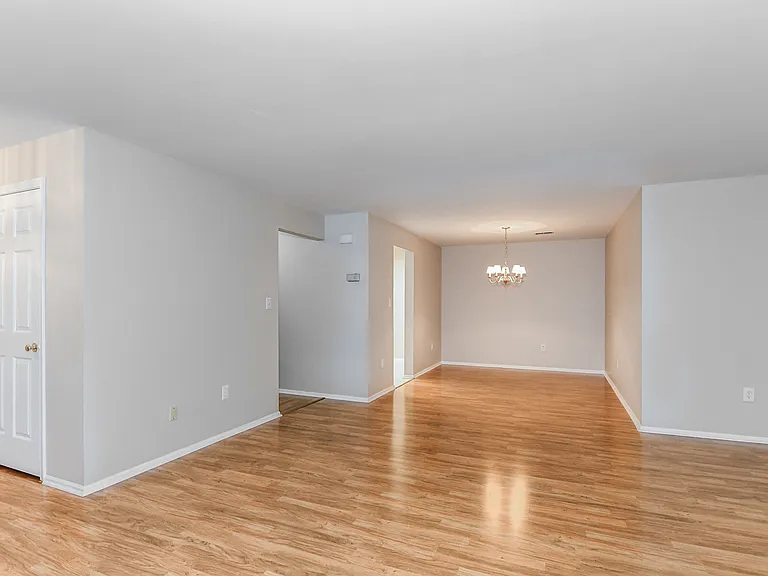 2055 Charles Ct — Photo 3
