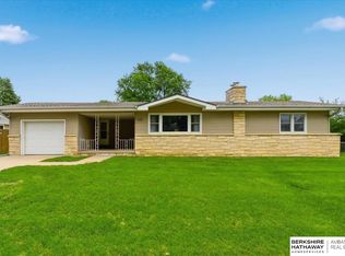 8209 S 40th St, Bellevue, NE 68147