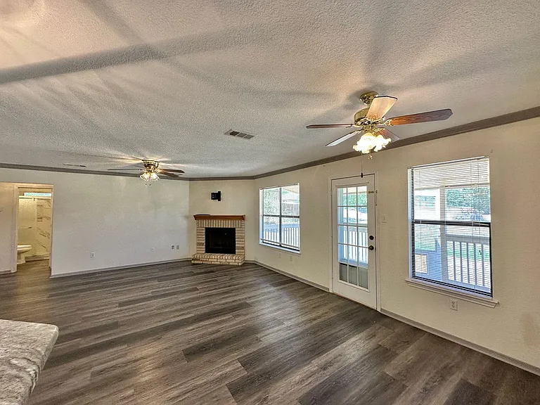108 Meadow Lake Ln — Photo 8