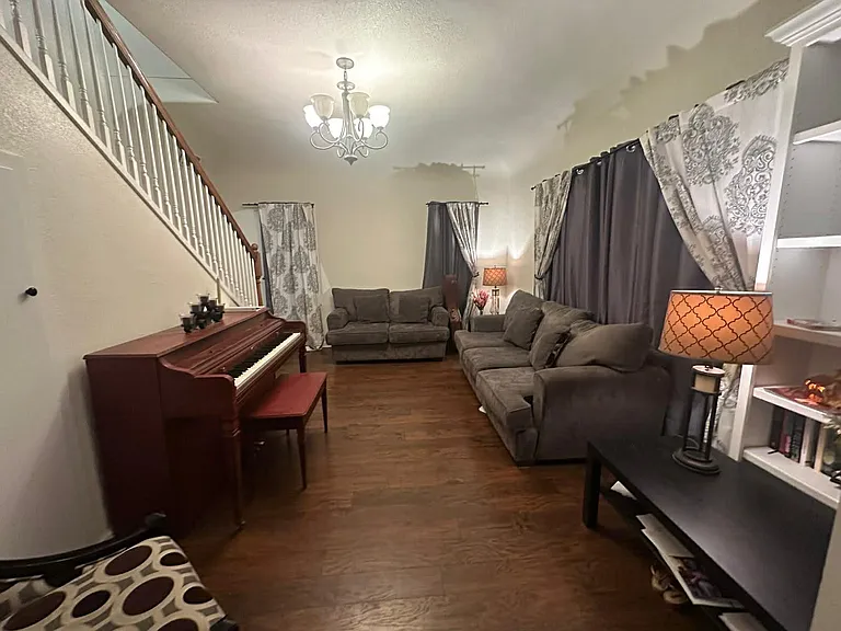 117 N 200 E — Photo 3