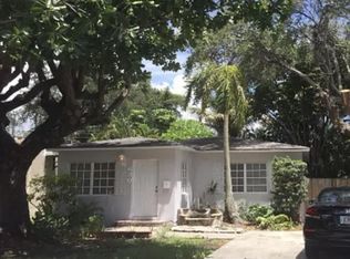630 SW 11th St, Hallandale, FL 33009