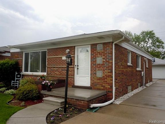 2nd image of 3960 Katherine St