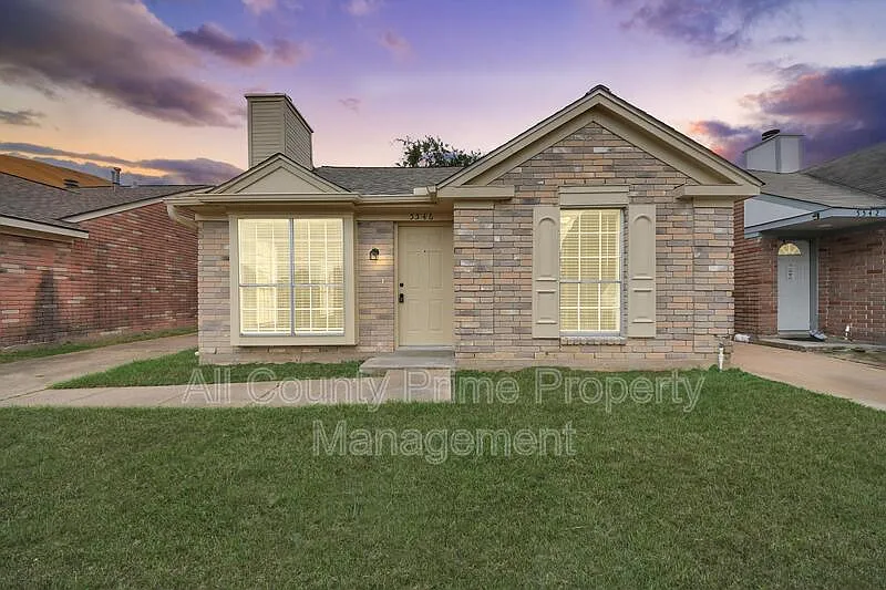 2 bed, 1.5 bath, 936 sqft, $1,750 — Photo 3