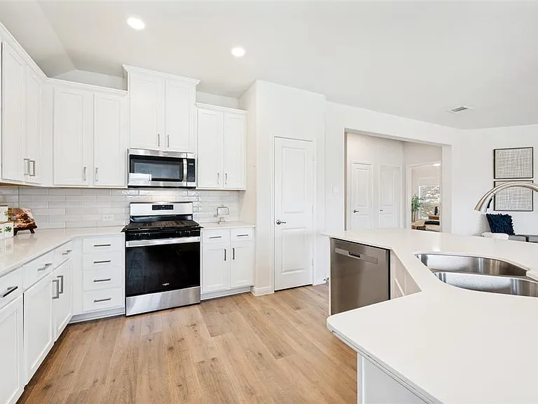 2906 Jasper Trl — Photo 5