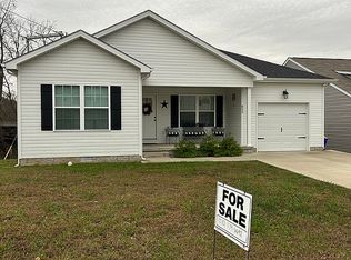 853 McFadin Station St, Bowling Green, KY 42103