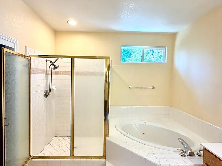 497 Williams St — Photo 38