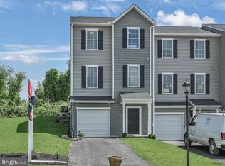 80 Holstein Dr #33, Hanover, PA 17331