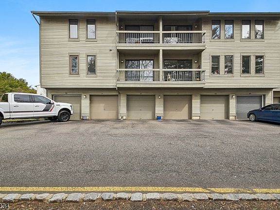 3rd image of 47 Sam Bonnell Dr