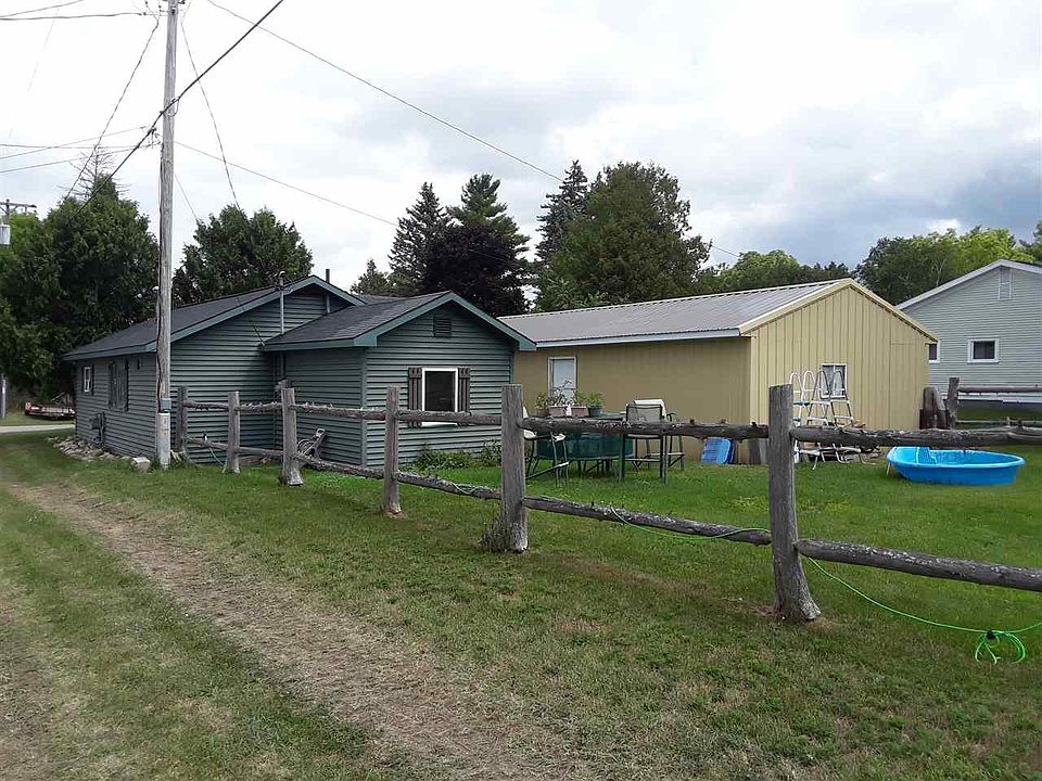 2nd image of 3044 Church St
