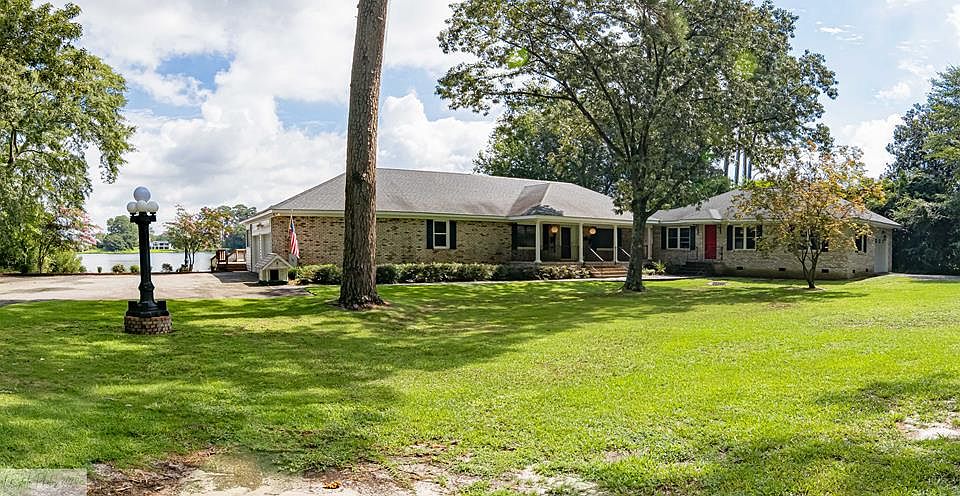 1st image of 609 Lake Shore Dr